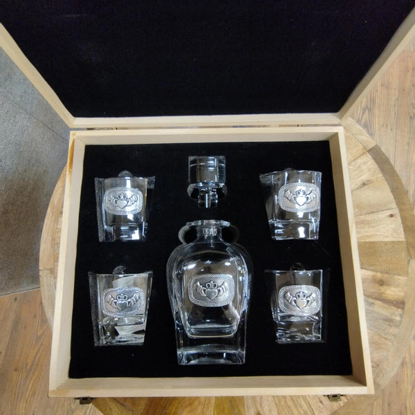 Celtic Decanter presentation box with 4 glasses – Scottish Country Shop